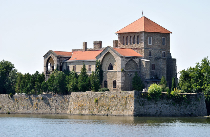 Tarján Vára, Hungary